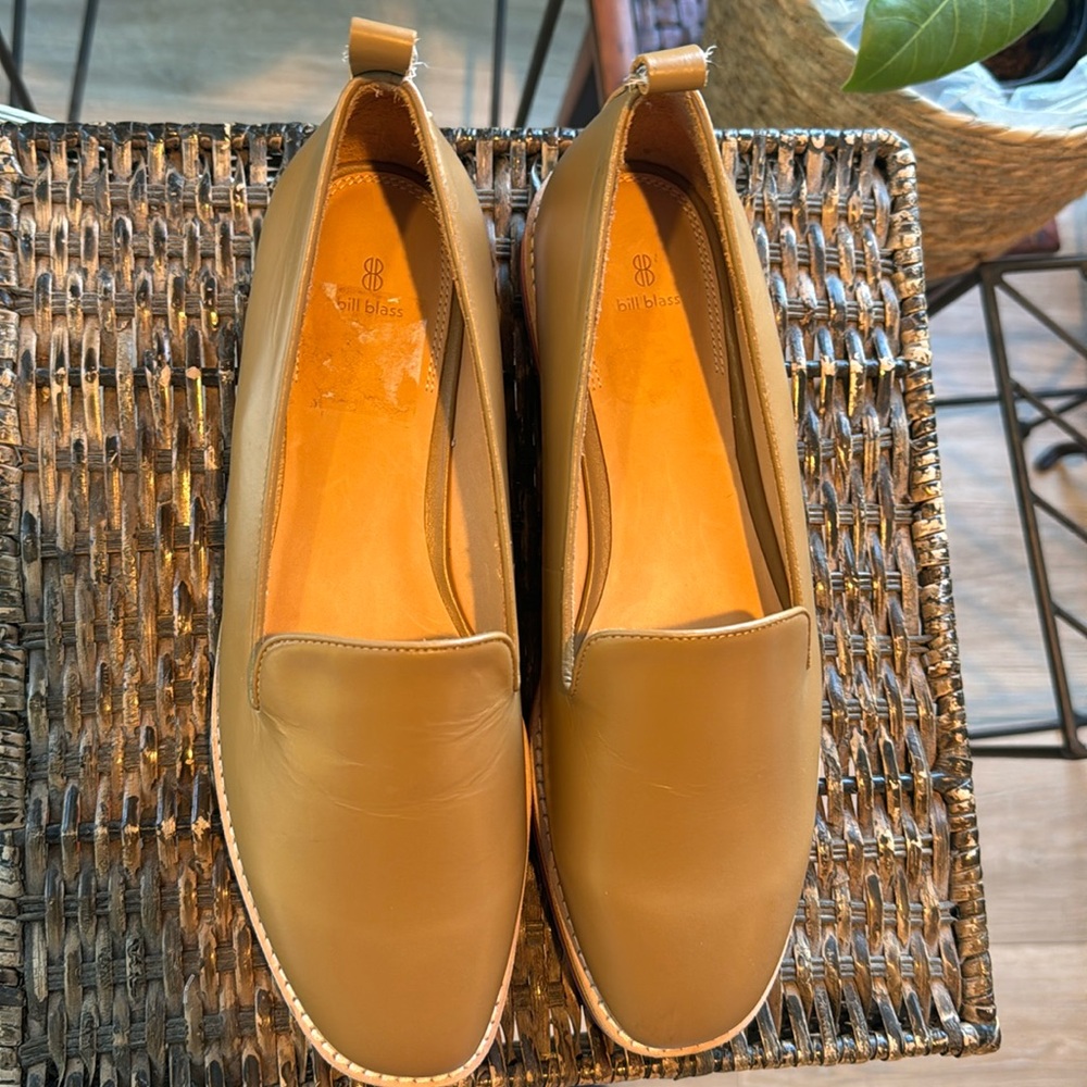 BILL‎ BLASS women’s leather slip on loafer flat size 9.5